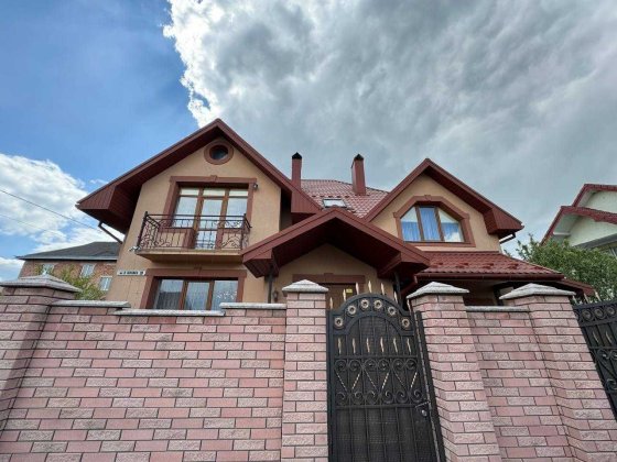 Продається Просторий Будинок з ремонтом, меблями Драгомирчани