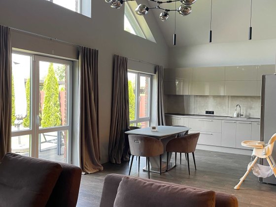 Будинок з ремонтом на 160 м2, 6 соток + відео. Від власника. Святопетровское