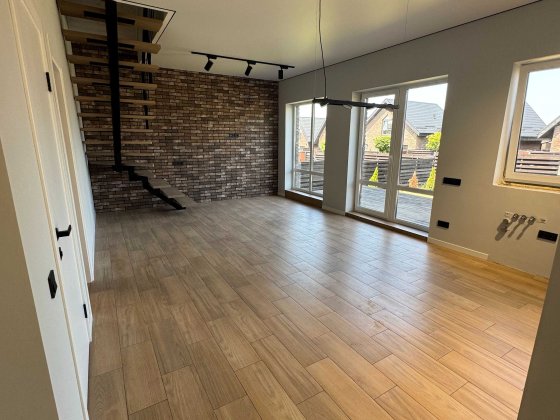 Дуплекс 110 м2, 3 сотки з ремонтом у КМ "Бельгійське містечко" Святопетровское