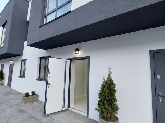 Під ремонт!!!Продам сучасний таунхаус у передмісті Києва Белогородка