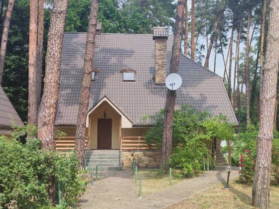 Продаж будинку в оточенні соснового лісу 3 спальні  205м2 18 соток Ворзель