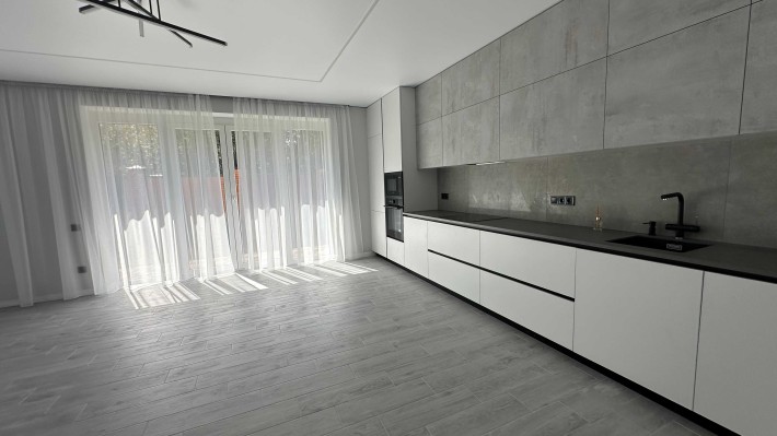 Продаж таунхаусаиз ремонтом та меблями в Гатному/Без комісії! - фото 1