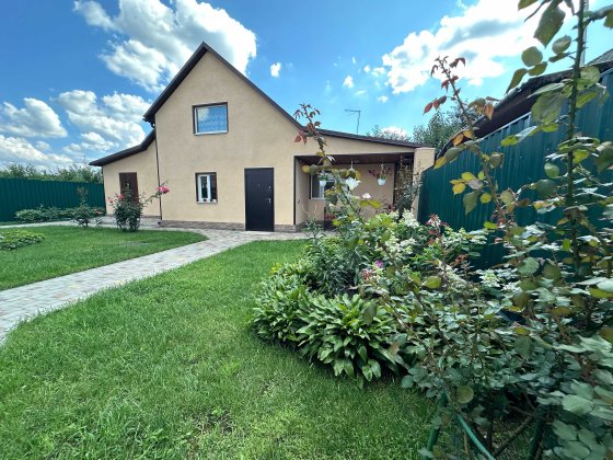 Продам  будинок  з ремонтом Гатне . Ділянка 10 сот. Одноповерховий Гатное