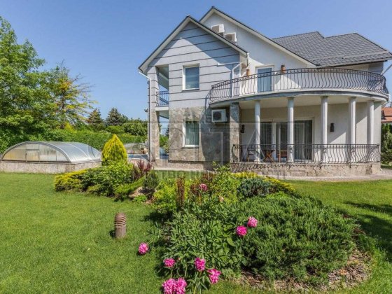 Продаж будинку з басейном, с. Козин, Обухівський р-н Козин