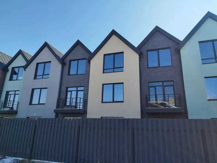 Продаж таунхаусу с. Святопетрівське - фото 1