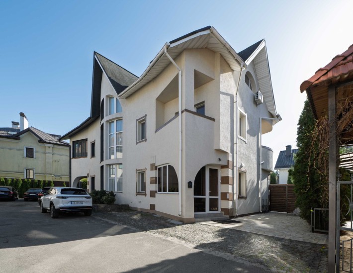 БЕЗ% Козин, свіжий ремонт, з технікою, 3 спальні, закрита територія - фото 1