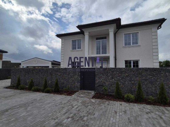 Чудовий будинок в Крюківщині біля озера. Крюковщина