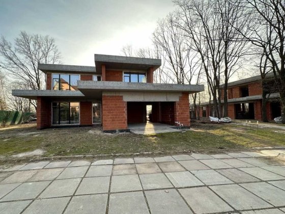 Продаж будинка з виходом на реку  в городке. Конча-Заспа. Начала Дамбы Козин