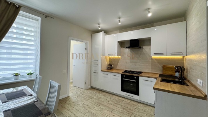 Таунхаус з ремонтом. Повністю укомплектований. Газ. Мінім оформлення! - фото 1