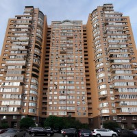 Здам в оренду паркомісце на Русанівці, огороджена парковка з охороною. Київ