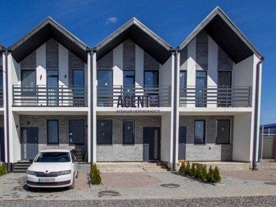 Сучасний таунхаус в закритому комплексі. Святопетрівське Святопетровское