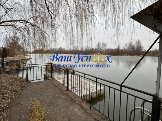 Продаж дома с выходом на реку Конча-Заспа ,дамба . село Козин Козин