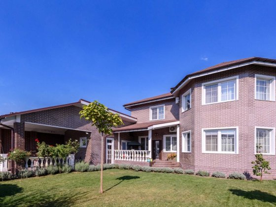 Без%Розкішний будинок з ремонтом,10 соток,басейн,баня.Гатне/Крюківщина Крюковщина