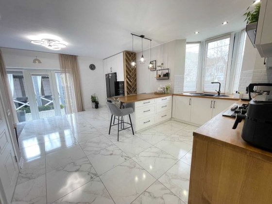 Сучасний дуплекс з гаражем у Гатному — 163 м² затишку та комфорту! Гатное