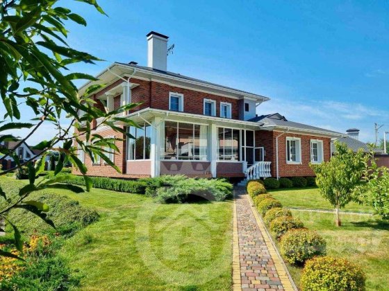 Елітний будинок з власним озером і басейном Козин  . Без комісії Козин