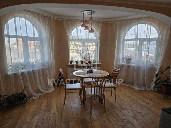 Просторий будинок в курортні місцевості! Ворзель