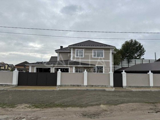 Продаж затишного будинку в Гатному, поруч Республіка, гараж Гатне