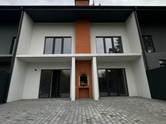 Таунхаус на 4 сотках з каміном в самому центрі Ворзеля - всі програми! Ворзель