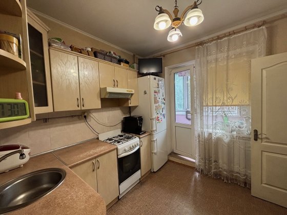 Продам 1 кімнатну квартиру вул. Булгакова (Кікабідзе) 6а Киев