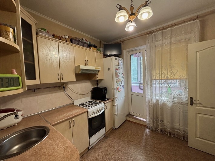 Продам 1 кімнатну квартиру вул. Булгакова (Кікабідзе) 6а - фото 1