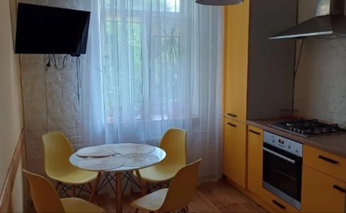 Продаж 2к квартири пр-т Відрадний 69/1, Солом'янський, стелі 3,4 метри! - фото 1