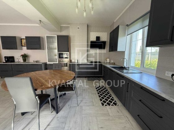 Будинок 390м2 з ремонтом, газом та великою ділянкою. Ворзель