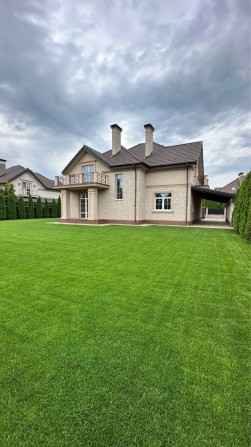 Продаж будинка. Висока якість будівництва. Закрите КМ. 10 соток.Газ - фото 1