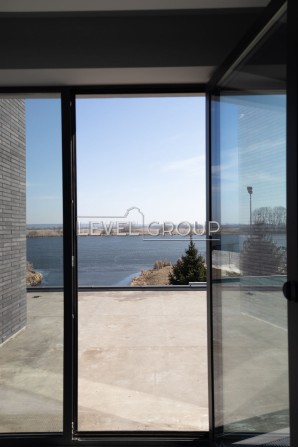 Елітний видовий будинок з власним пляжем на березі озера! - фото 1