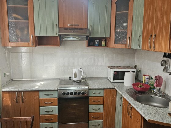 Продам 2к кв. Алексеева 1 Сталинка Центр Города Луганск