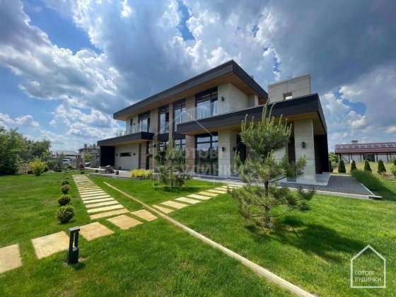 Будинок в сучасному стилі Вишеньки