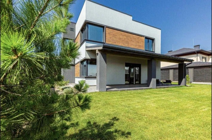 Будинок Лісниках з новим ремонтом, поруч з Equides club - фото 1