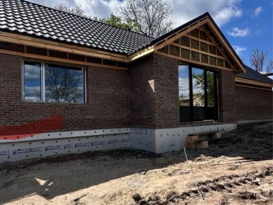 Продам МЕГАЯКІСНИЙ будинок. Центральні комунікації. Газ! 5 сот. ЦЕНТР! Гореничі