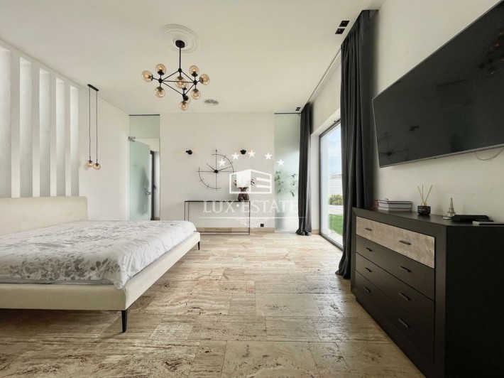 Продам дизайнерский коттедж с выходом к воде КГ«Хутор Ясный» Лесники. - фото 1