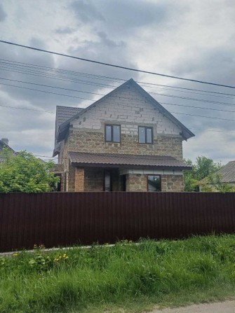 НОВИЙ БУДИНОК на ділянці 9соток в центральній частині с.Нові Петрівці. - фото 1