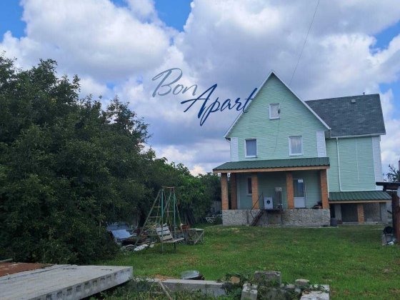 2-х поверховий будинок в с.Нові Петрівці, 89000 дол.