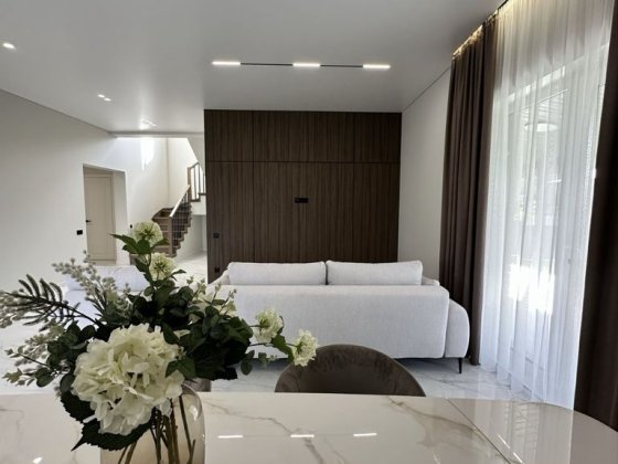 Будинок з новим дизайнерським ремонтом у Ходосівці, 12 соток, газ Ходосовка