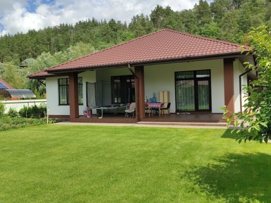 Продається сучасний будинок у котеджному містечку с. Гнідин Гнедин