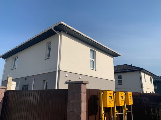 Продам будинок з газом під чистову!140 квадратів  5 соток Віта-Поштова