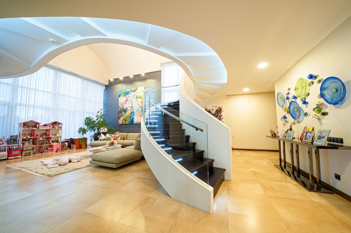 Будинок у  Гореничах 20 соток, бассейн, гостьовий будинок - фото 1