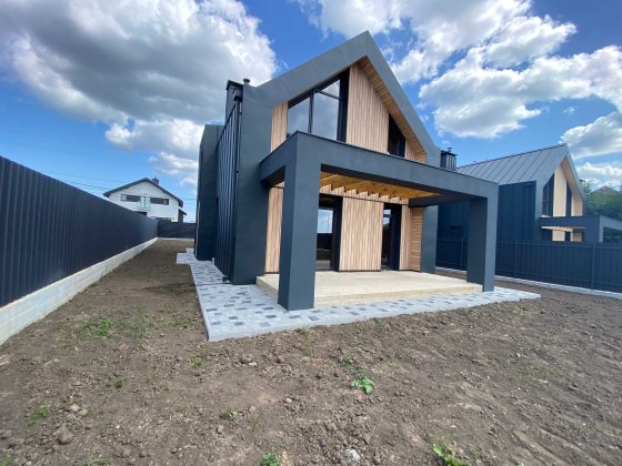 Будинок з ексклюзивною архітектурою, крута локація, камін в подарунок! Гореничі