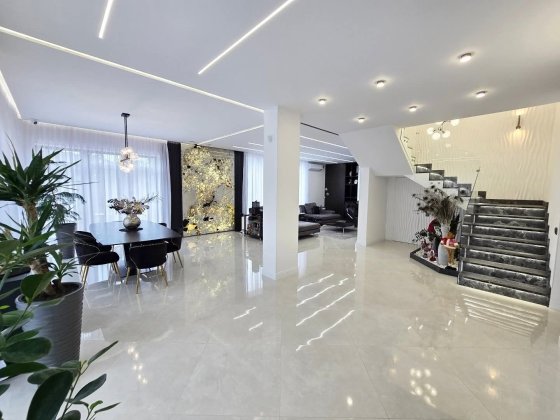 Будинок 220 м2 дизайн ремонт панорама є газ с. Лісники поруч Ходосівка Лесники