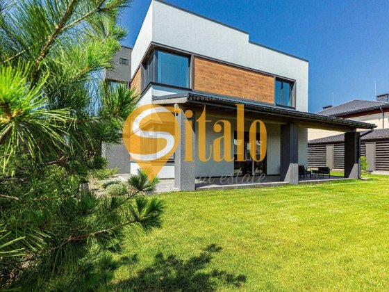 Сучасний будинок з ремонтом біля Equides Club в Лісниках, Лісники