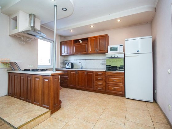 Продаж будинку в с.Нові Петрівці, площ 185м2,+100м2 (сауна, підвал) Нові Петрівці