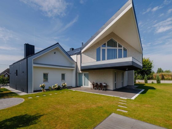 Без% Будинок Новий ремонт с.Лісники 4-к(300 м) Ділянка 15 соток Басейн