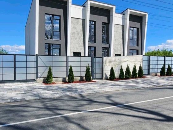 Нові Петрівці,  будинок-дуплекс 110 кв.м. з документами. Є-оселя Нові Петрівці