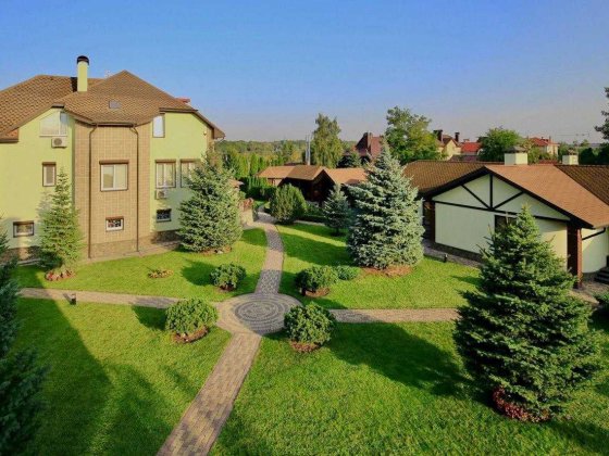 Продаж Елітного Будинку Стоянка