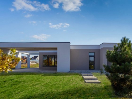 Продажа готового дома,метро Житомирская 19км. Коттеджный городок,озеро Стоянка