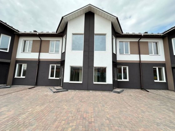 Таунхаус з розведенням електрики та газом в Стоянці. Стоянка