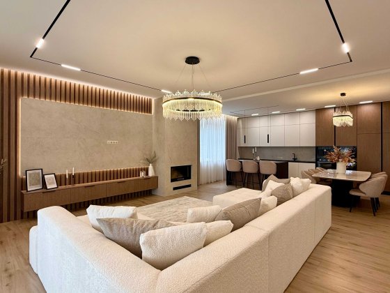 Без%. Будинок з крутим сучасним ремонтом у Віта Поштова, 8 соток