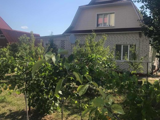 Продам котедж по вул. Студентська Славутич